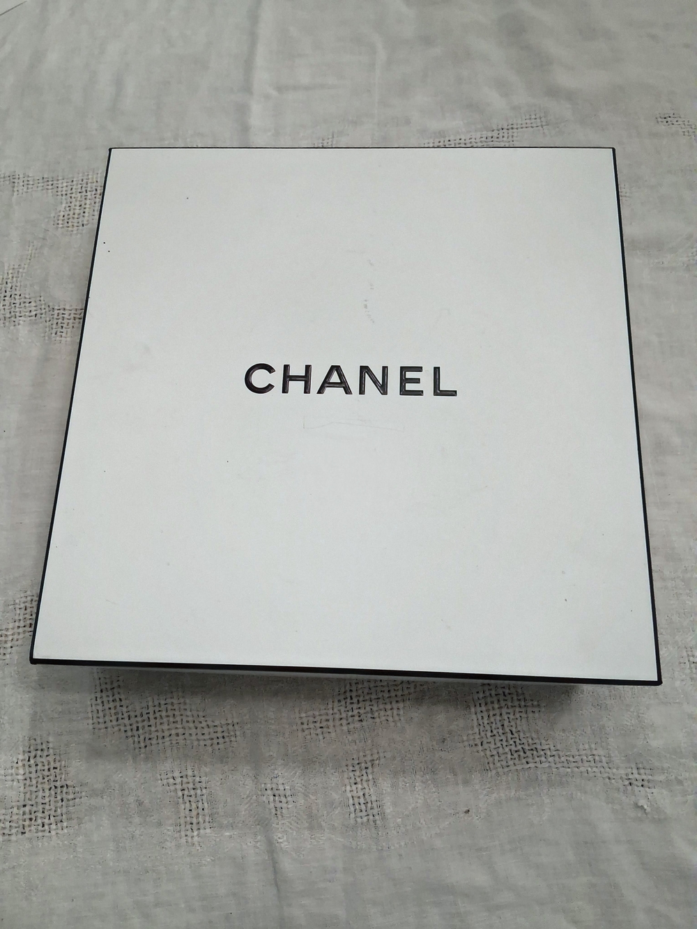 ​Authentic Chanel Large Square Magnetic Gift Box 12x12x5 White Black